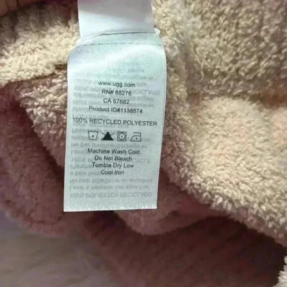 UGG Finola Short - Picture 5 of 5